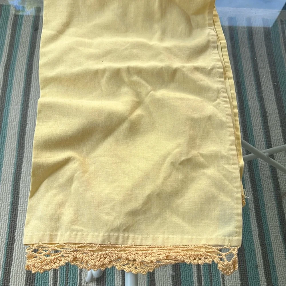 Vintage cotton yellow/gold hand towel with matching cotton lace trim